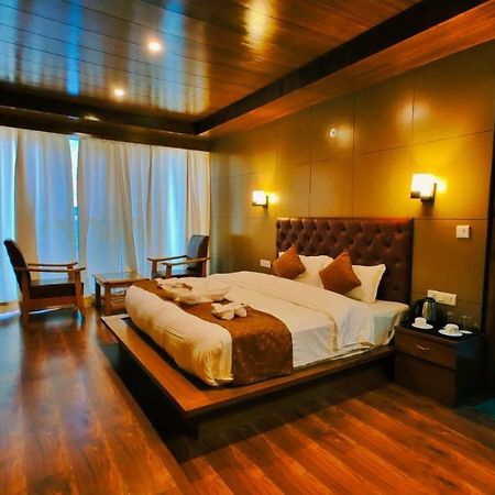 Vista Hill Resort- Centrally Heated & Air Cooled Resort, Manali エクステリア 写真
