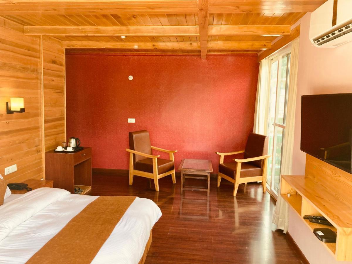Vista Hill Resort- Centrally Heated & Air Cooled Resort, Manali エクステリア 写真