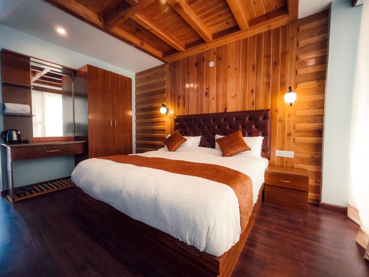 Vista Hill Resort- Centrally Heated & Air Cooled Resort, Manali エクステリア 写真